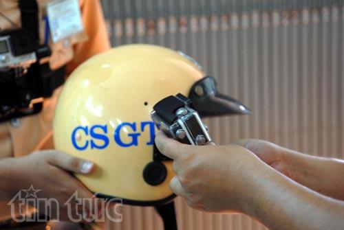 Cảnh sát giao thông gắn camera xử lý người vi phạm ảnh 3