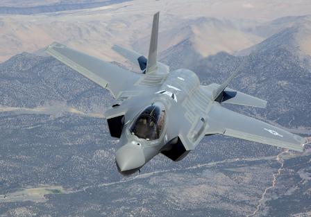 F-35 có vượt qua lưới lửa phòng không của S-300? ảnh 1