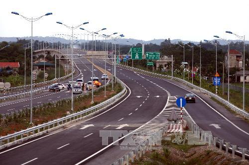 Trồng 500.000 cây xanh trên cao tốc Nội Bài-Lào Cai ảnh 1