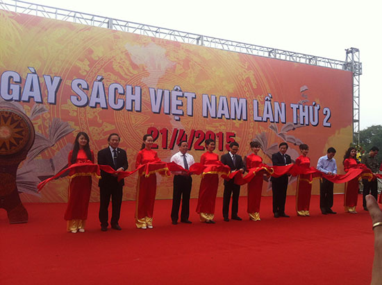 Tôn vinh giá trị sách xưa và nay ảnh 1