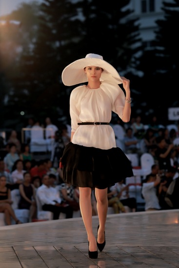 Khi thời trang... phản chiếu ảnh 8