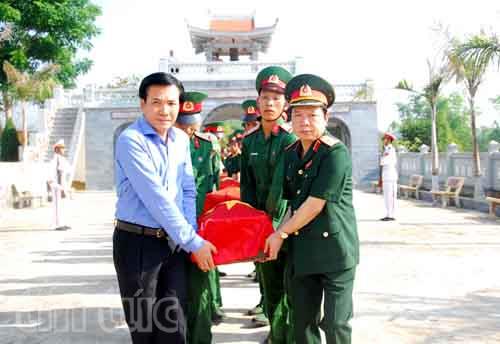Điện Biên: An táng 41 hài cốt liệt sỹ hy sinh tại Lào ảnh 2