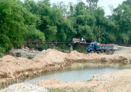 'Cát tặc' lộng hành ngăn sông Phó Đáy, khai thác cát sỏi ảnh 2