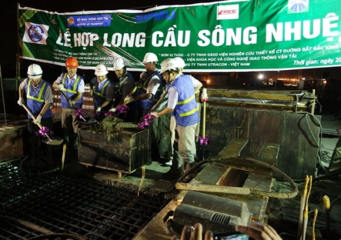 Hợp long cầu Sông Nhuệ thuộc dự án đường sắt Cát Linh – Hà Đông ảnh 1