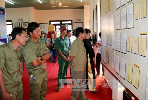 Triển lãm về Hoàng Sa, Trường Sa tại huyện đảo Phú Quý ảnh 1