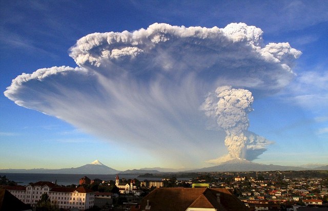 Núi lửa phun trào như ngày tận thế ở Chile ảnh 5