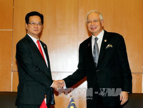 Thủ tướng Nguyễn Tấn Dũng tiếp lãnh đạo Malaysia, Philippines ảnh 1