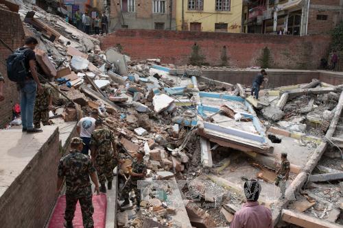 Trung Quốc đưa 2.700 công dân từ Nepal về nước ảnh 1