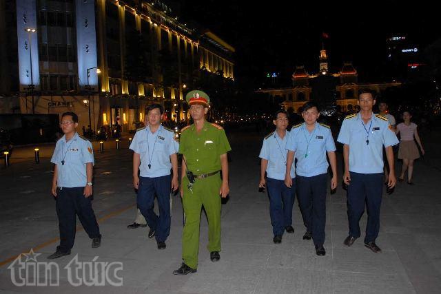 Camera an ninh trên quảng trường đi bộ Nguyễn Huệ ảnh 7