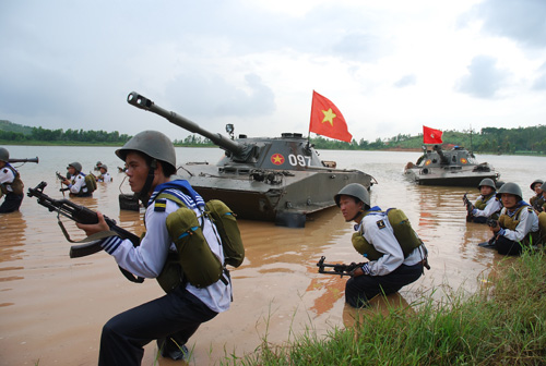 'Quả đấm thép' bảo vệ biển đảo ảnh 1