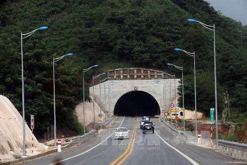 Giải quyết vướng mắc trên cao tốc Nội Bài - Lào Cai ảnh 1