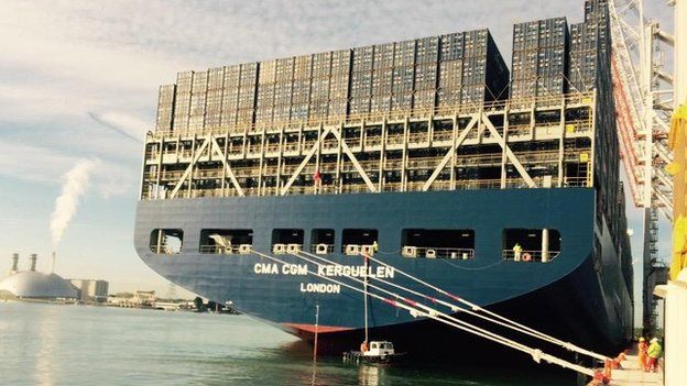 Kerguelen-tàu container 'khủng' nhất Vương quốc Anh