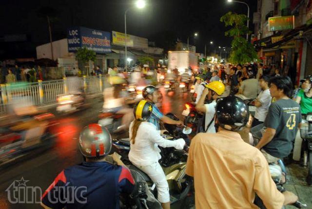 Hỏa hoạn gần cây xăng, dân hoảng loạn ảnh 2