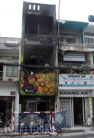 Hỏa hoạn thiêu rụi quán kem 3 tầng ảnh 1