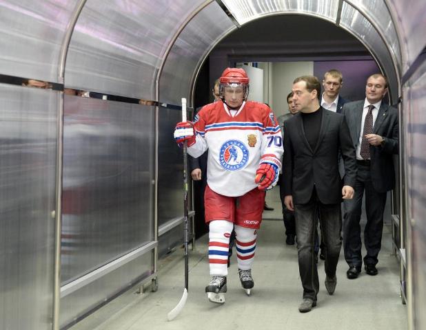 Tổng thống Putin lại tỏa sáng trên sân băng ảnh 1