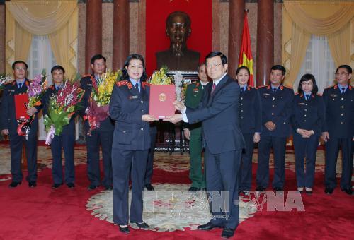 Chủ tịch nước bổ nhiệm 13 Kiểm sát viên Viện Kiểm sát NDTC