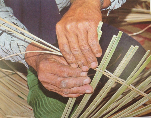 Nghề thủ công của người Ê Đê ảnh 3
