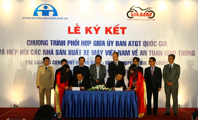Vietjet ký kết hợp tác với VNPT ảnh 1