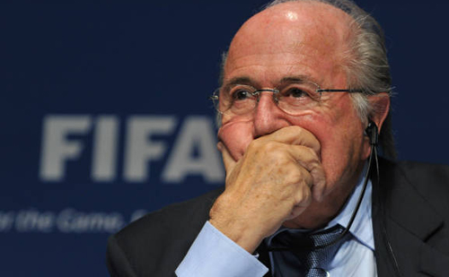 Những dấu hỏi xung quanh việc Sepp Blatter từ chức ảnh 1