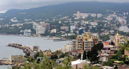 Khách du lịch Nga đến Crimea phải xin phép Ukraine? ảnh 1
