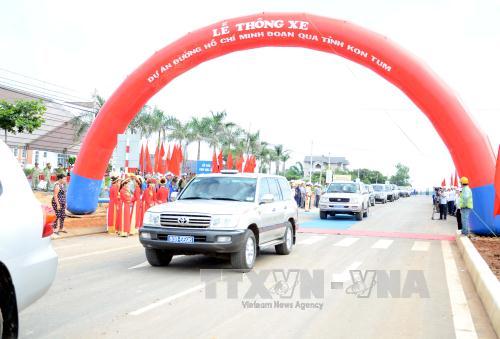 Thông xe đường Hồ Chí Minh đoạn qua Kon Tum ảnh 2