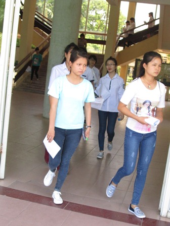 Dịch MERS-Cov vào đề thi Toán ảnh 1