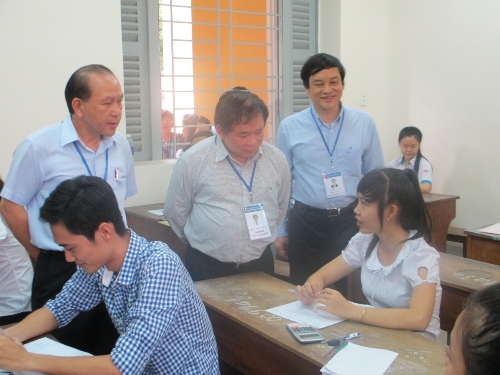 49 thí sinh bị kỷ luật trong ngày thi đầu tiên ảnh 1