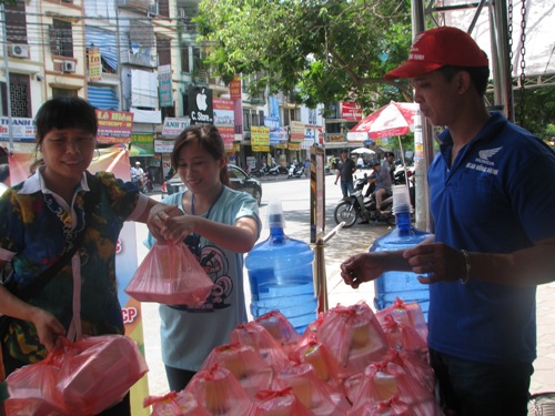 Những suất cơm nghĩa tình mùa thi ảnh 6