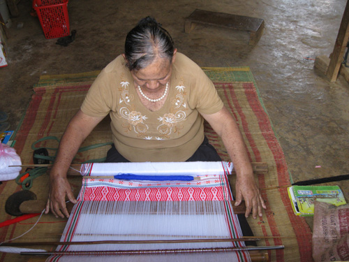 “Giữ hồn” thổ cẩm Tây Nguyên ảnh 2