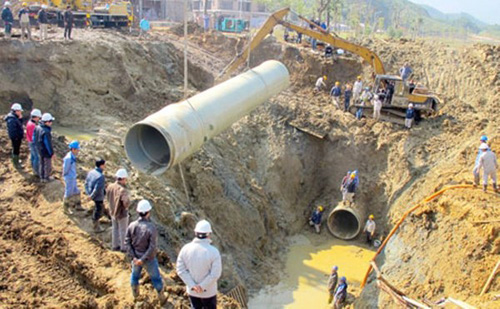 Đường ống dẫn nước sông Đà lại vỡ! ảnh 1