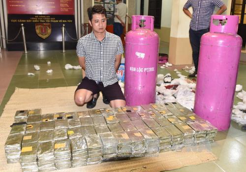 Triệt phá đường dây ma túy giấu trong bình gas ảnh 1