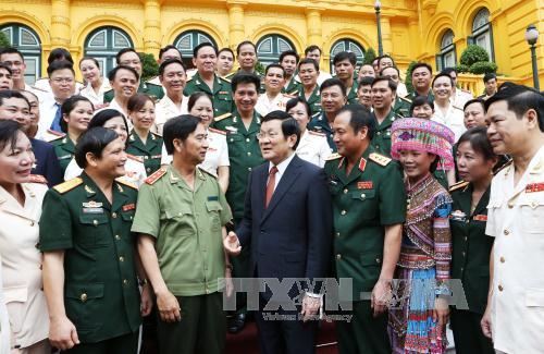 Chủ tịch nước gặp mặt đại biểu công đoàn CAND và QĐND ảnh 1