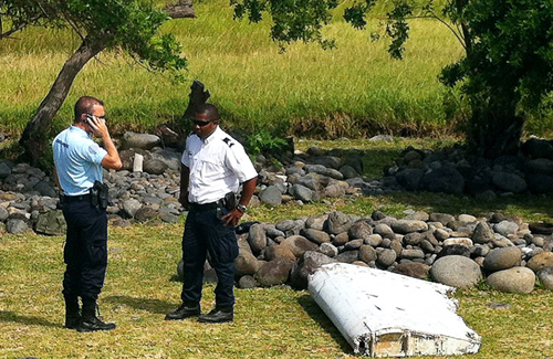 Video về mảnh vỡ nghi của MH370 ảnh 2