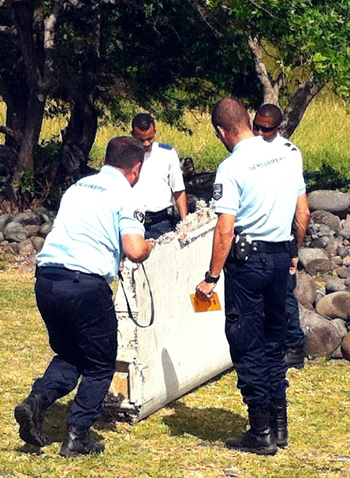 Video về mảnh vỡ nghi của MH370 ảnh 1