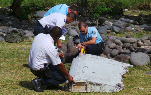 Mảnh vỡ cho thấy MH370 rơi vì là “máy bay ma”? ảnh 2