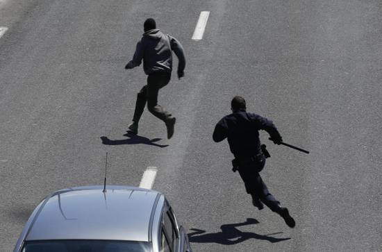 Calais, thành phố nơi mọi người đều muốn rời đi ảnh 1