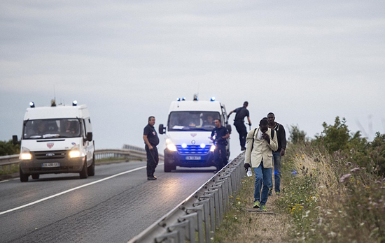 Calais, thành phố nơi mọi người đều muốn rời đi ảnh 4