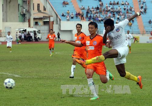 QNK Quảng Nam đánh bại "anh em" SHB Đà Nẵng 2-1 ảnh 1