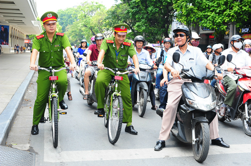 Thí điểm mô hình Cảnh sát tuần tra bằng xe đạp ảnh 1