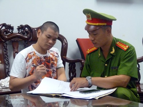 Bắt đối tượng truy nã đặc biệt bỏ trốn sang Trung Quốc ảnh 1