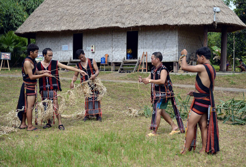 Văn hóa dân tộc Cơ Tu ảnh 7