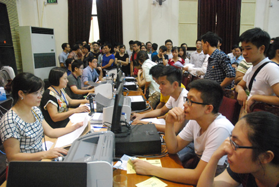 Quay cuồng với "vòng xoáy" tuyển sinh ảnh 6