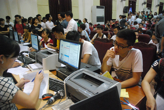Quay cuồng với "vòng xoáy" tuyển sinh ảnh 7
