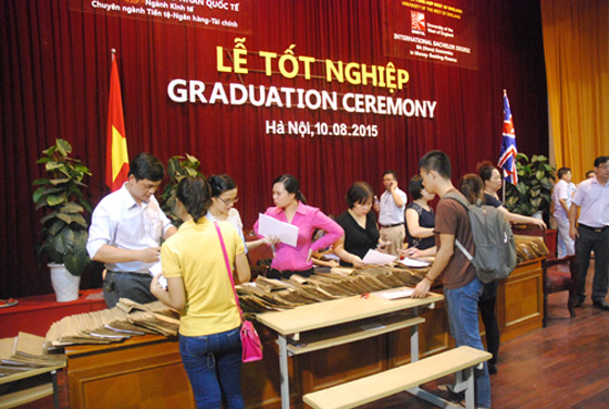 Quay cuồng với "vòng xoáy" tuyển sinh ảnh 9