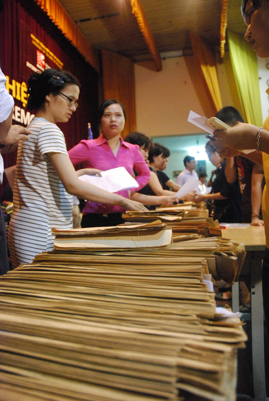 Quay cuồng với "vòng xoáy" tuyển sinh ảnh 11