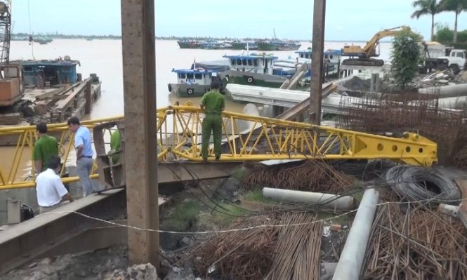 Sập cần cẩu tại Đồng Tháp, 2 công nhân tử vong ảnh 1