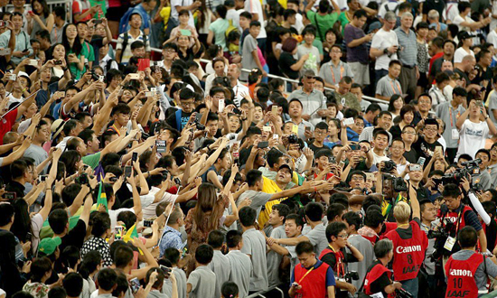 Tai nạn hy hữu của Usain Bolt tại Bắc Kinh ảnh 6