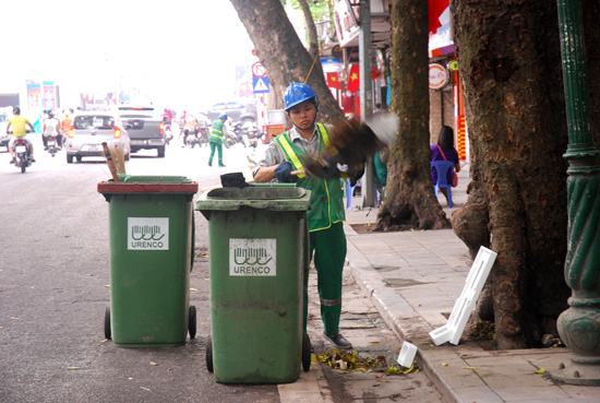 Hà Nội tưng bừng chuẩn bị lễ Kỷ niệm 70 năm Quốc khánh ảnh 7