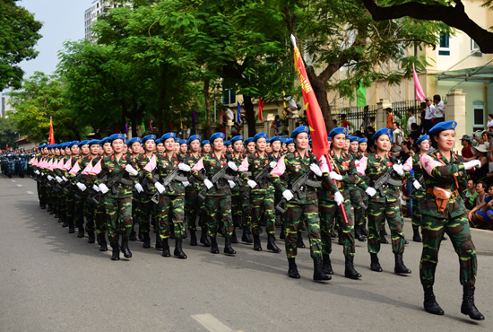 Những "bóng hồng" kiêu hãnh trong đoàn quân diễu binh ảnh 2
