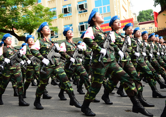 Những "bóng hồng" kiêu hãnh trong đoàn quân diễu binh ảnh 3